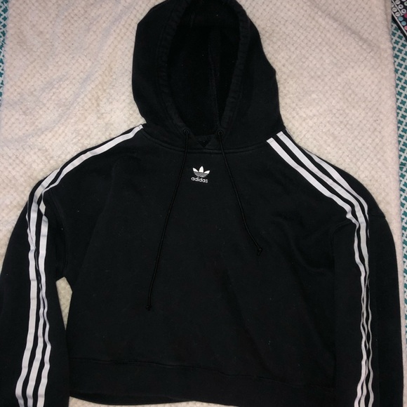 crop top adidas sweatshirt
